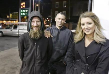 暖心故事眾籌騙局：一對(duì)情侶與流浪漢